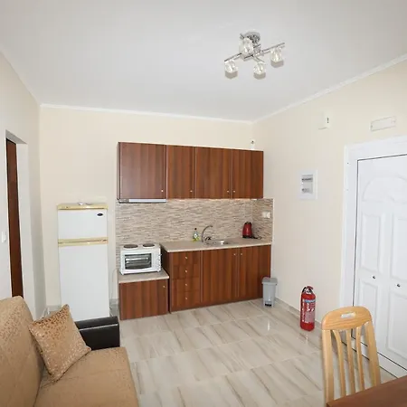 Angelos Apartment *